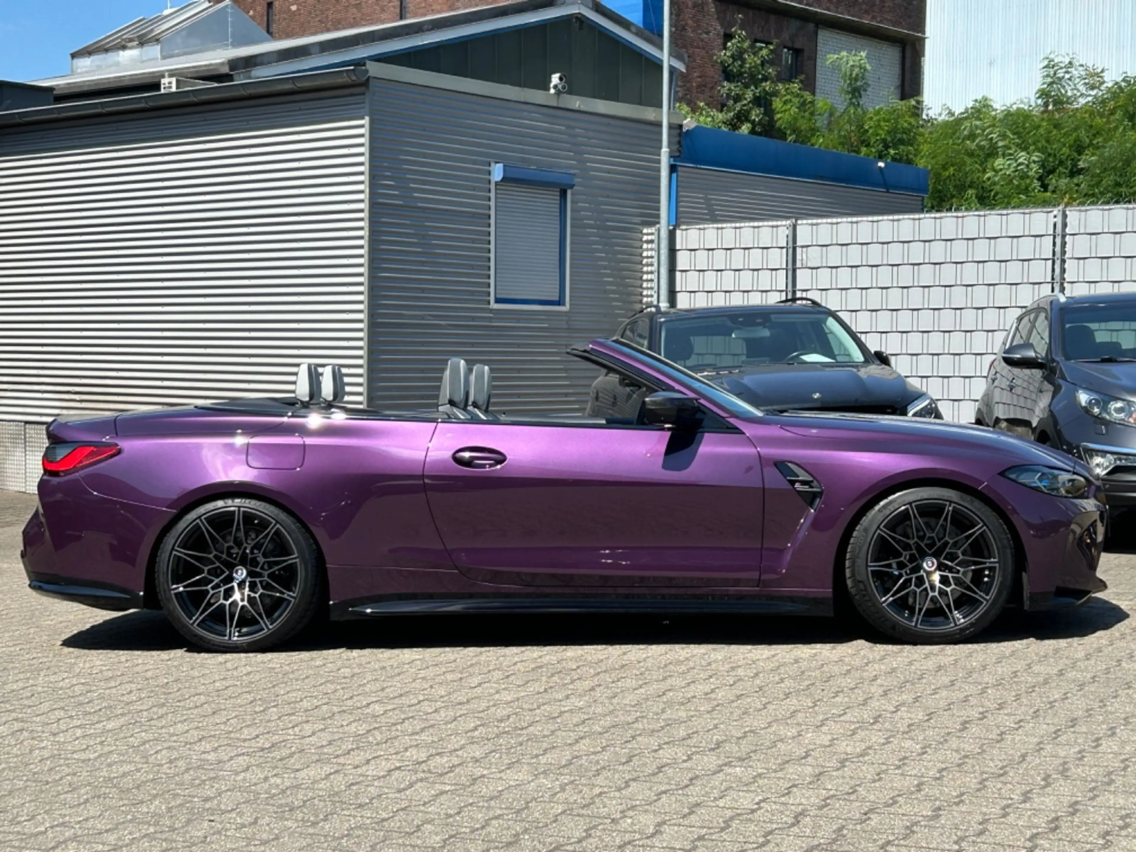 BMW M4 Competition Cabrio xDrive — photo 2