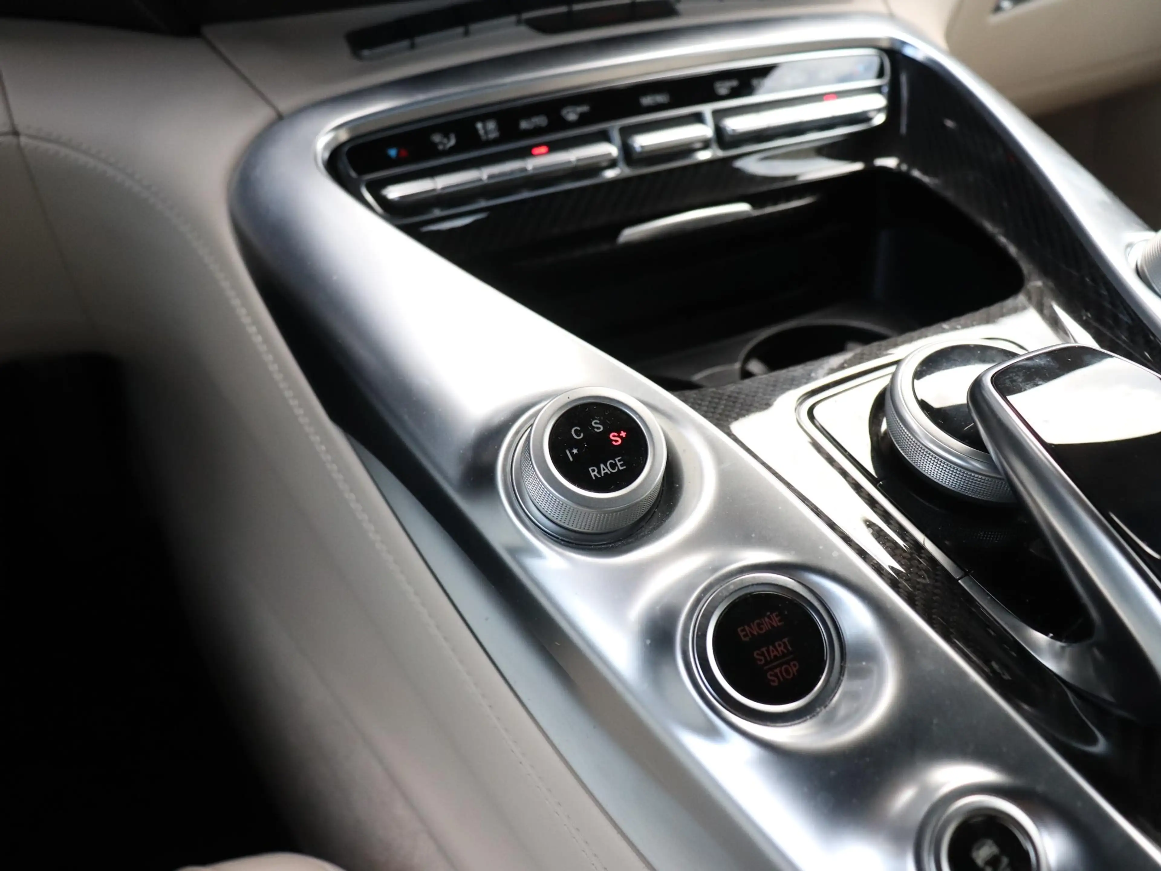 Mercedes-Benz AMG GT Roadster 4.0 C | KERAMISCH | LEDER | BURMESTER | S — photo 25