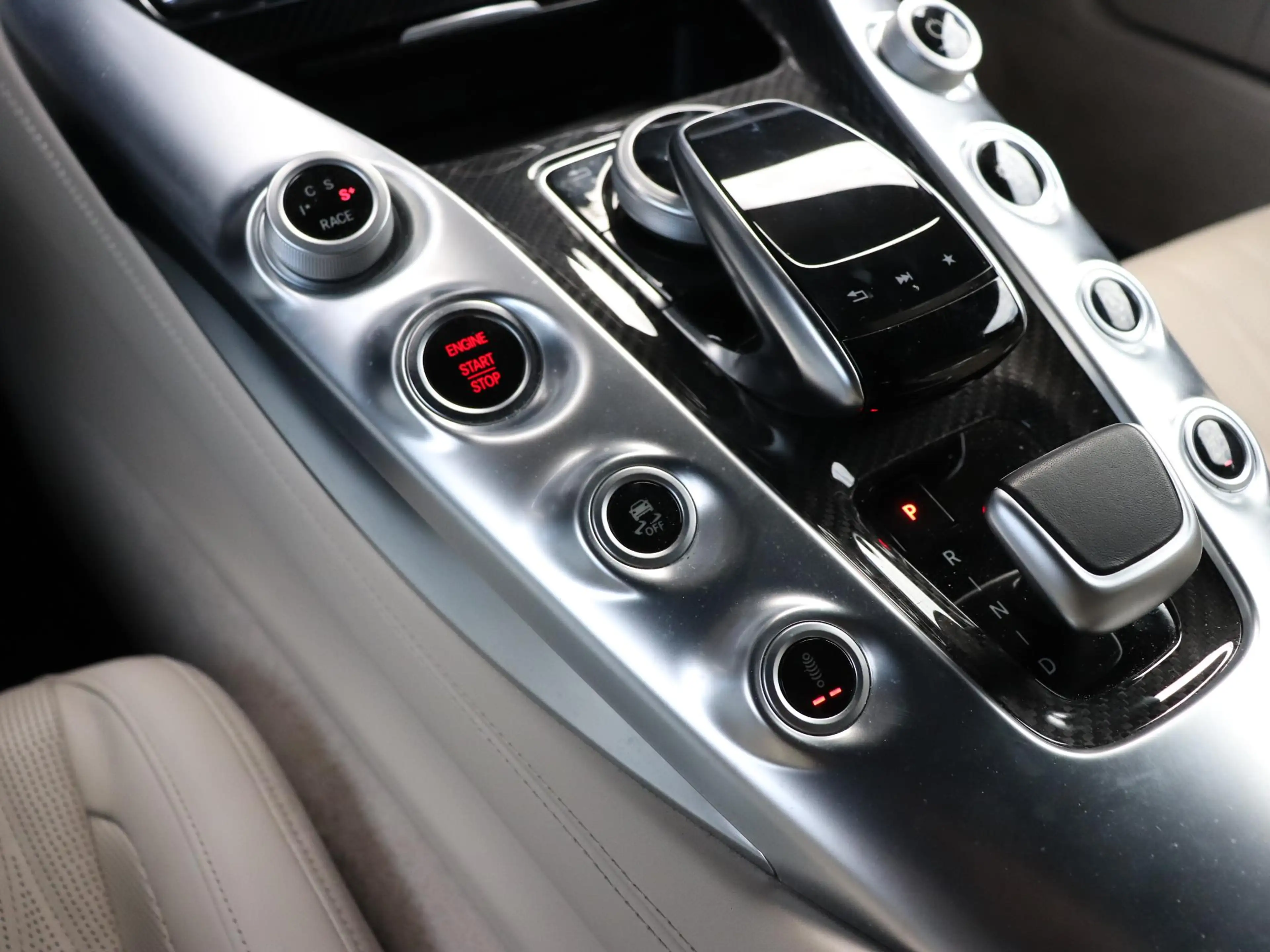 Mercedes-Benz AMG GT Roadster 4.0 C | KERAMISCH | LEDER | BURMESTER | S — photo 26