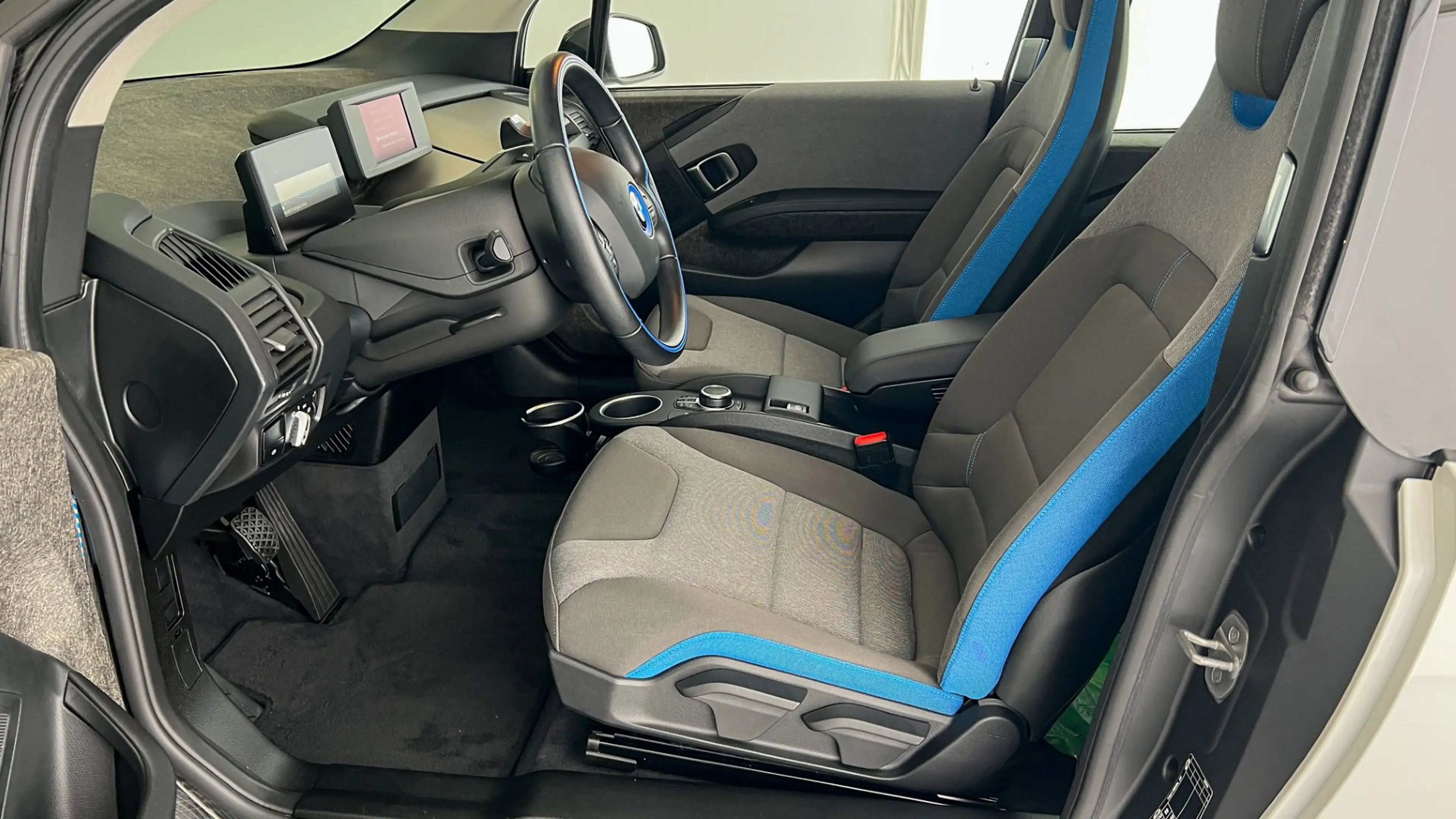 BMW i3 — photo 12