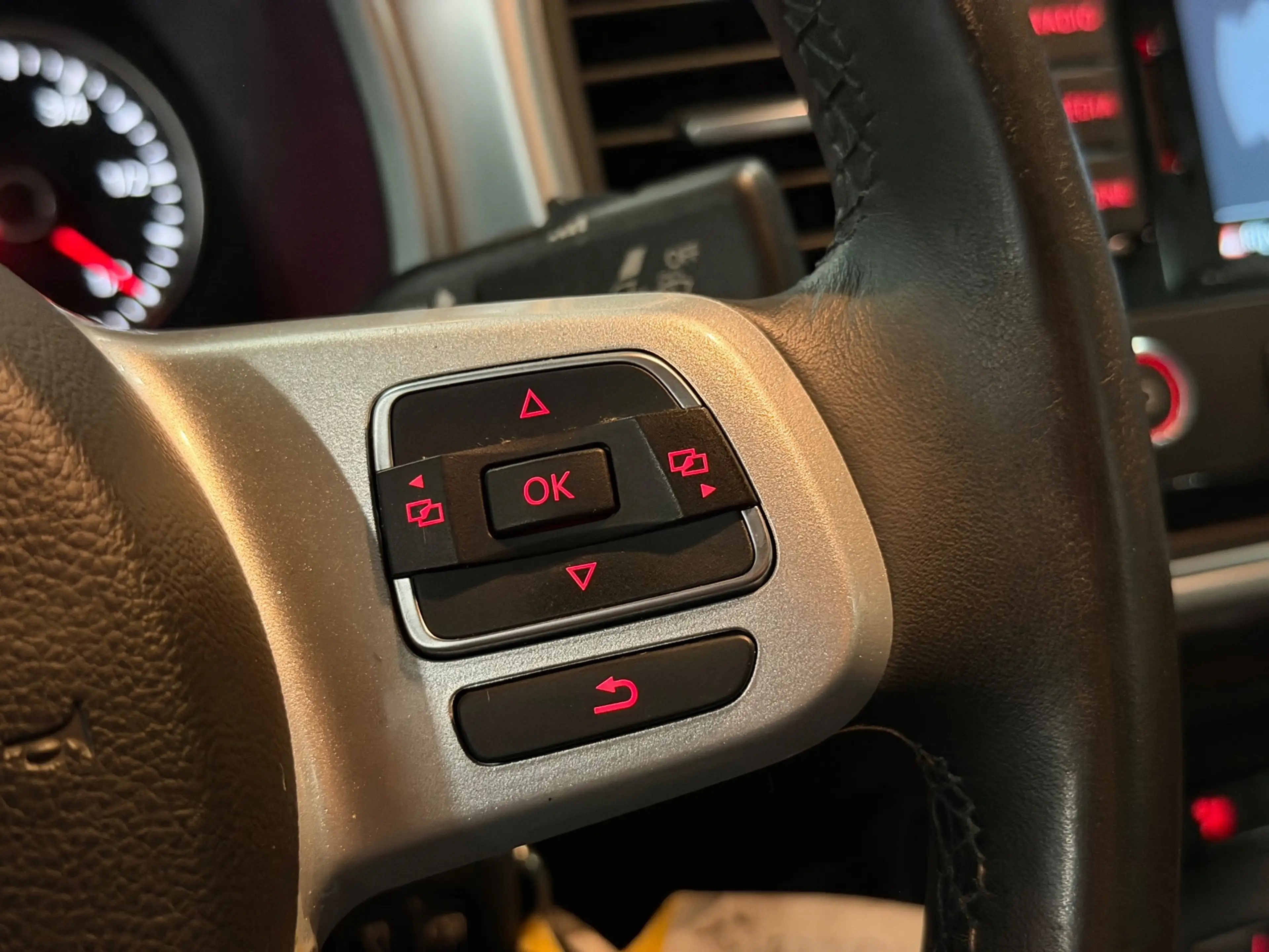 Volkswagen Beetle 1.2 TSI Design 2E-EIG/NAVI/CRUISE/PDC/CLIMATE/VDOH — photo 25