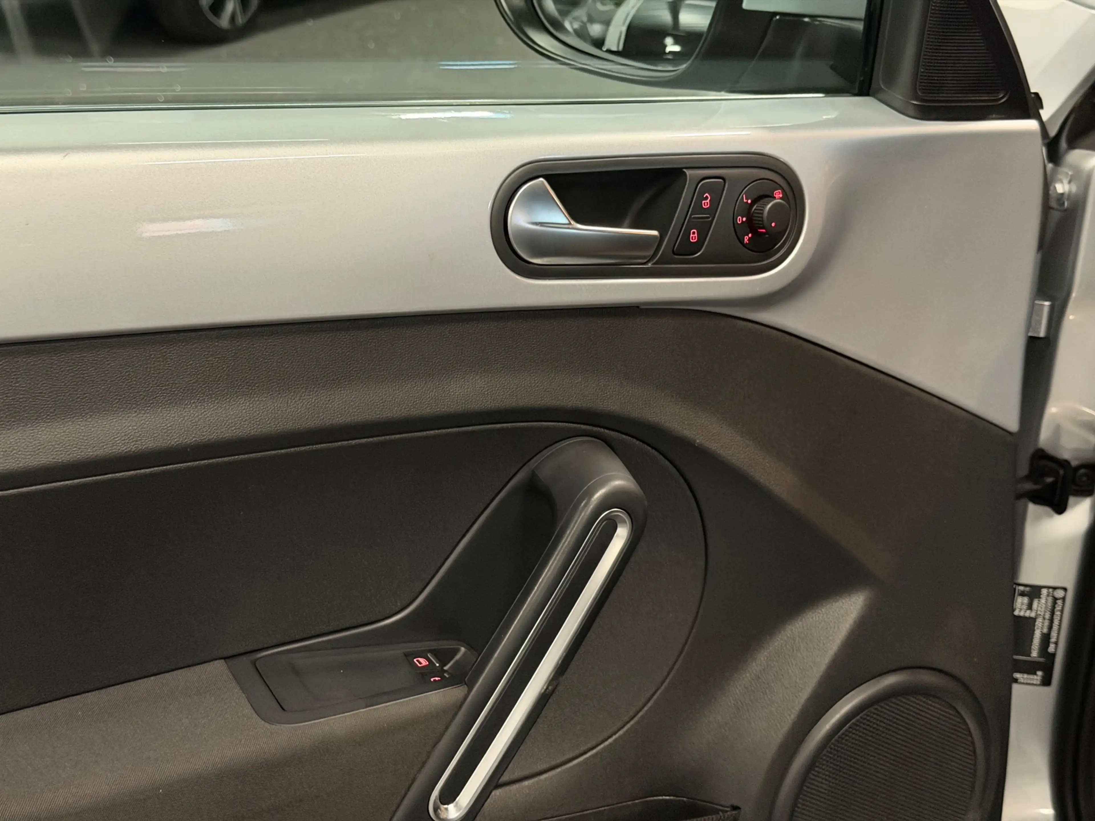 Volkswagen Beetle 1.2 TSI Design 2E-EIG/NAVI/CRUISE/PDC/CLIMATE/VDOH — photo 5