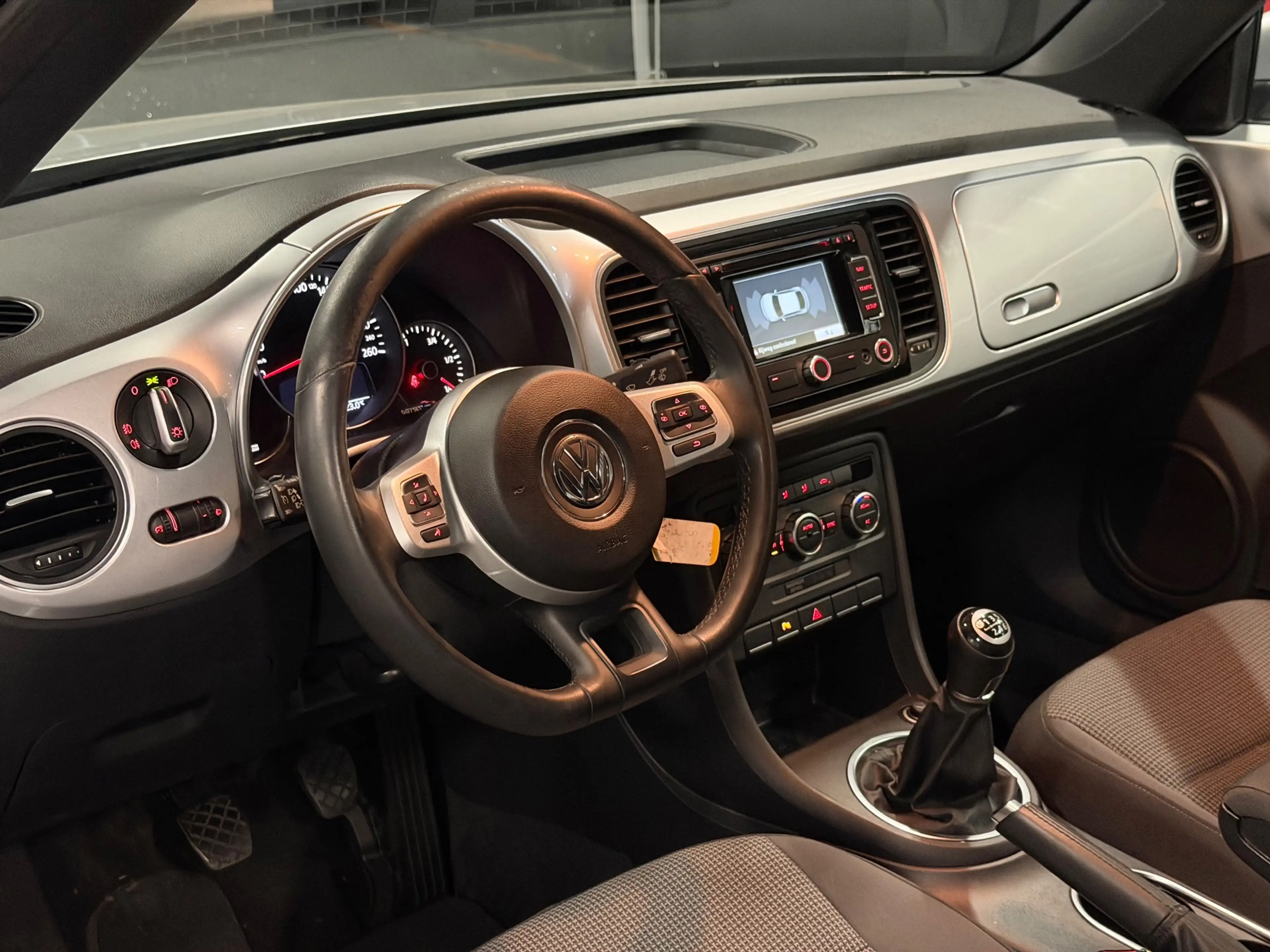 Volkswagen Beetle 1.2 TSI Design 2E-EIG/NAVI/CRUISE/PDC/CLIMATE/VDOH — photo 3