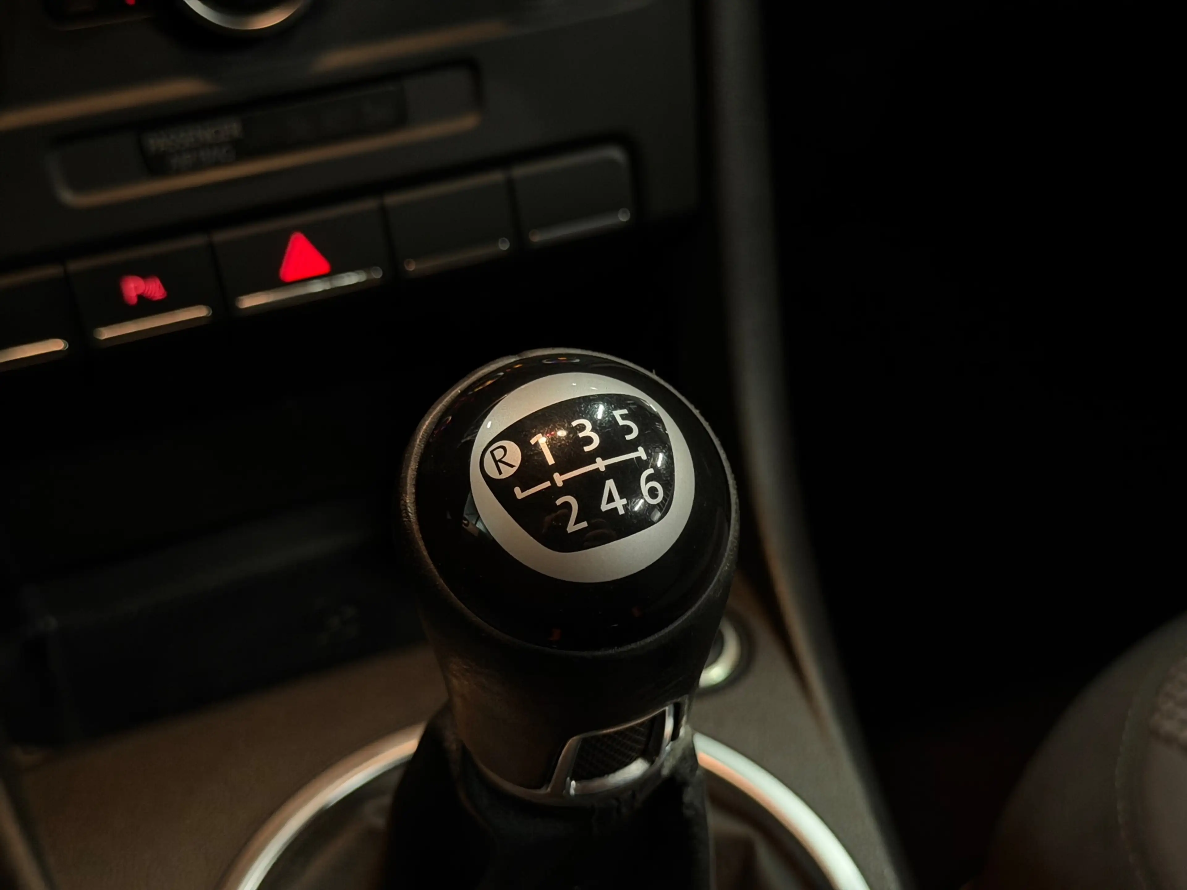 Volkswagen Beetle 1.2 TSI Design 2E-EIG/NAVI/CRUISE/PDC/CLIMATE/VDOH — photo 31