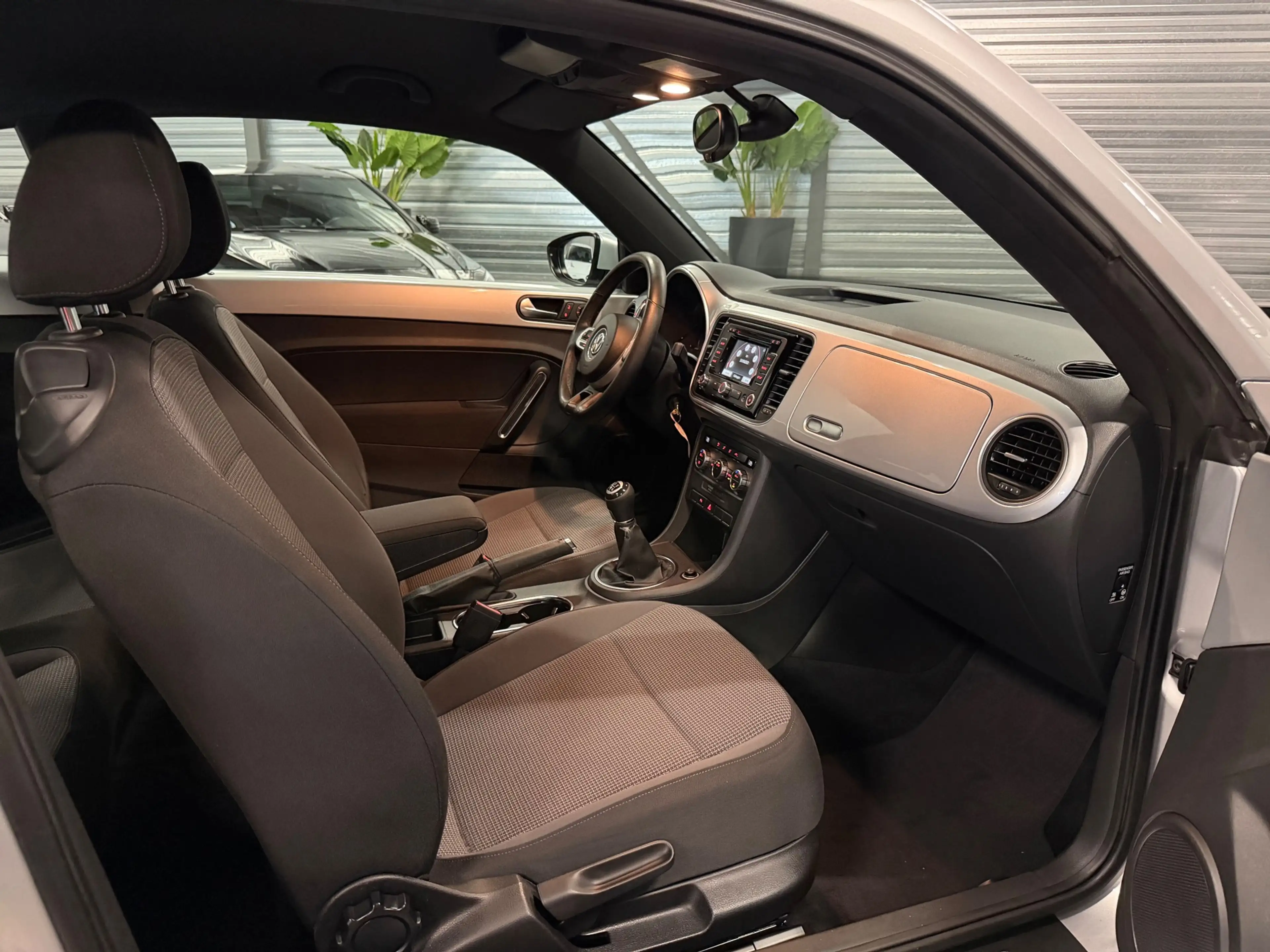 Volkswagen Beetle 1.2 TSI Design 2E-EIG/NAVI/CRUISE/PDC/CLIMATE/VDOH — photo 14