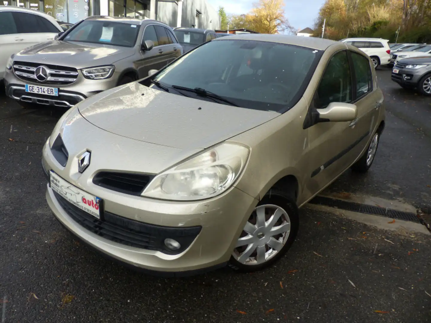 Renault Clio 1.6 16V 110CH DYNAMIQUE BVA 5P Beige - 1