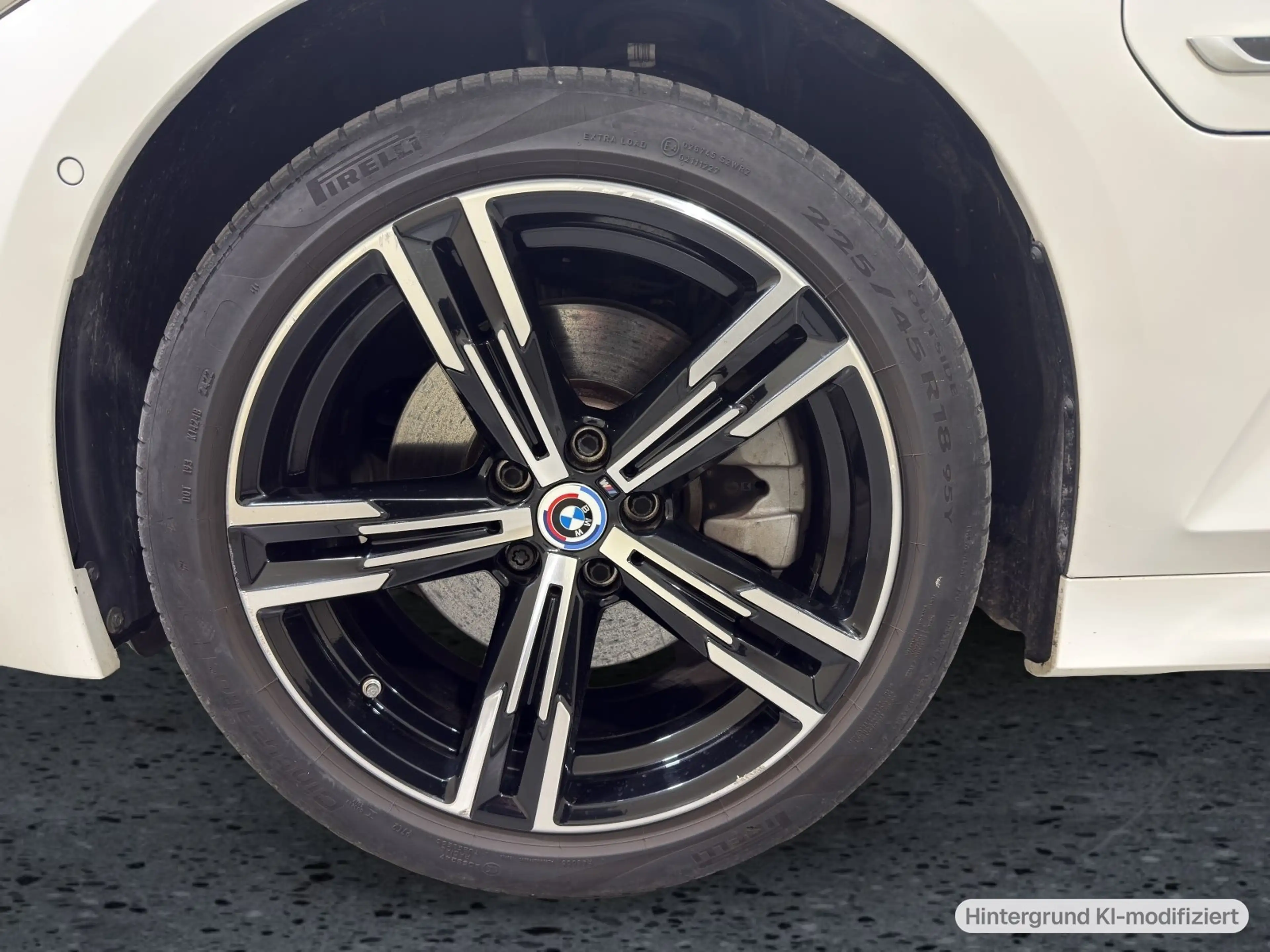 BMW 330 e xDrive Touring M Sportpaket Pano RFK HUD — photo 8