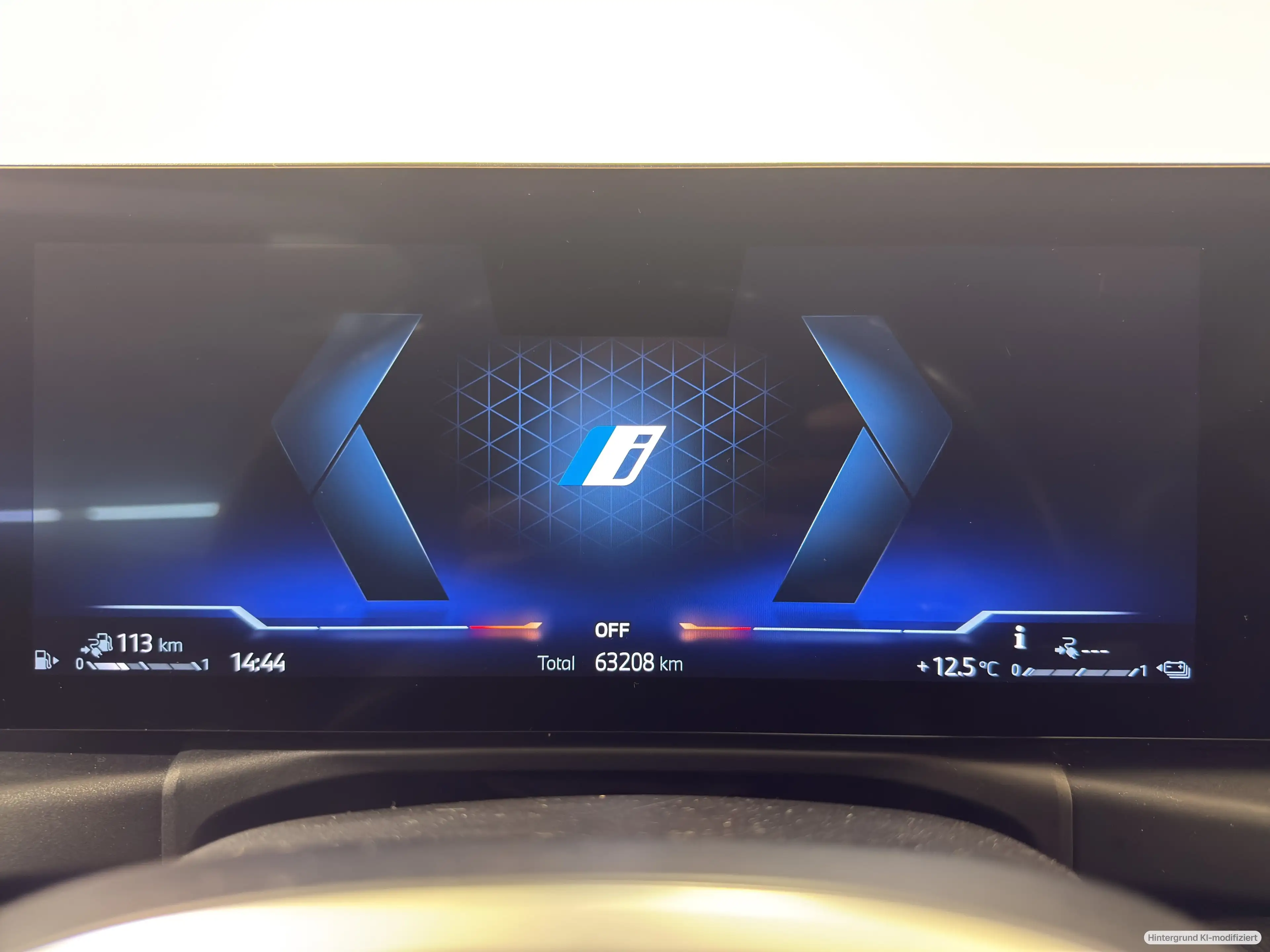 BMW 330 e xDrive Touring M Sportpaket Pano RFK HUD — photo 14