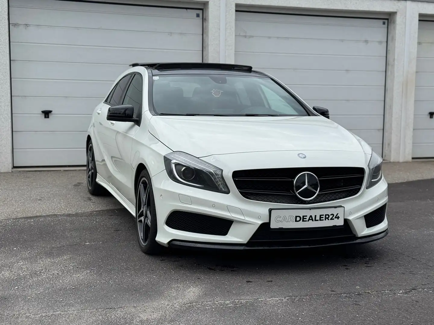 Mercedes-Benz A 180 A 180 CDI AMG Schiebedach Pano Weiß - 2
