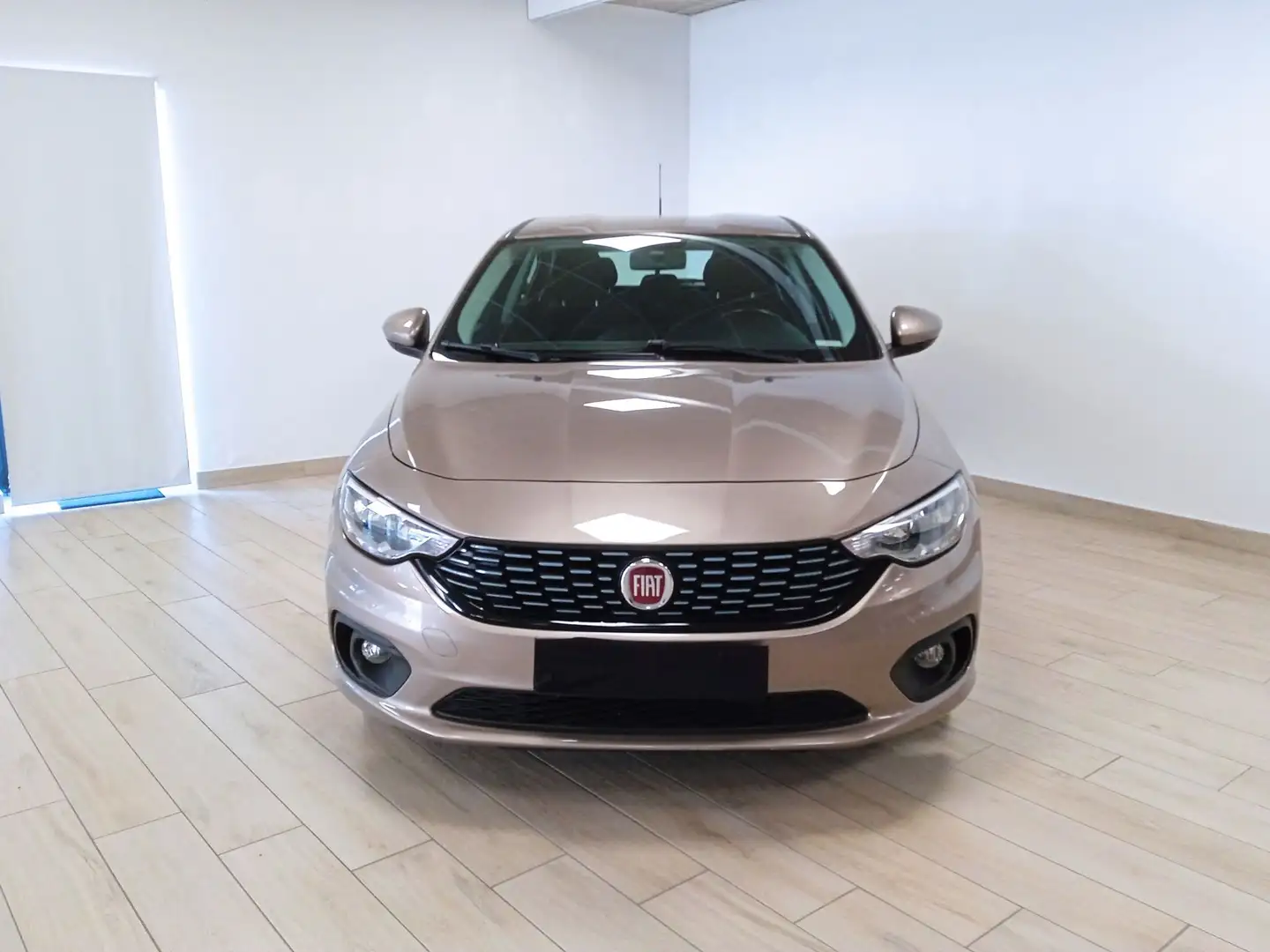 Fiat Tipo (2015-->) 1.4 T-Jet 120CV GPL 5 porte Easy Бежевый - 2
