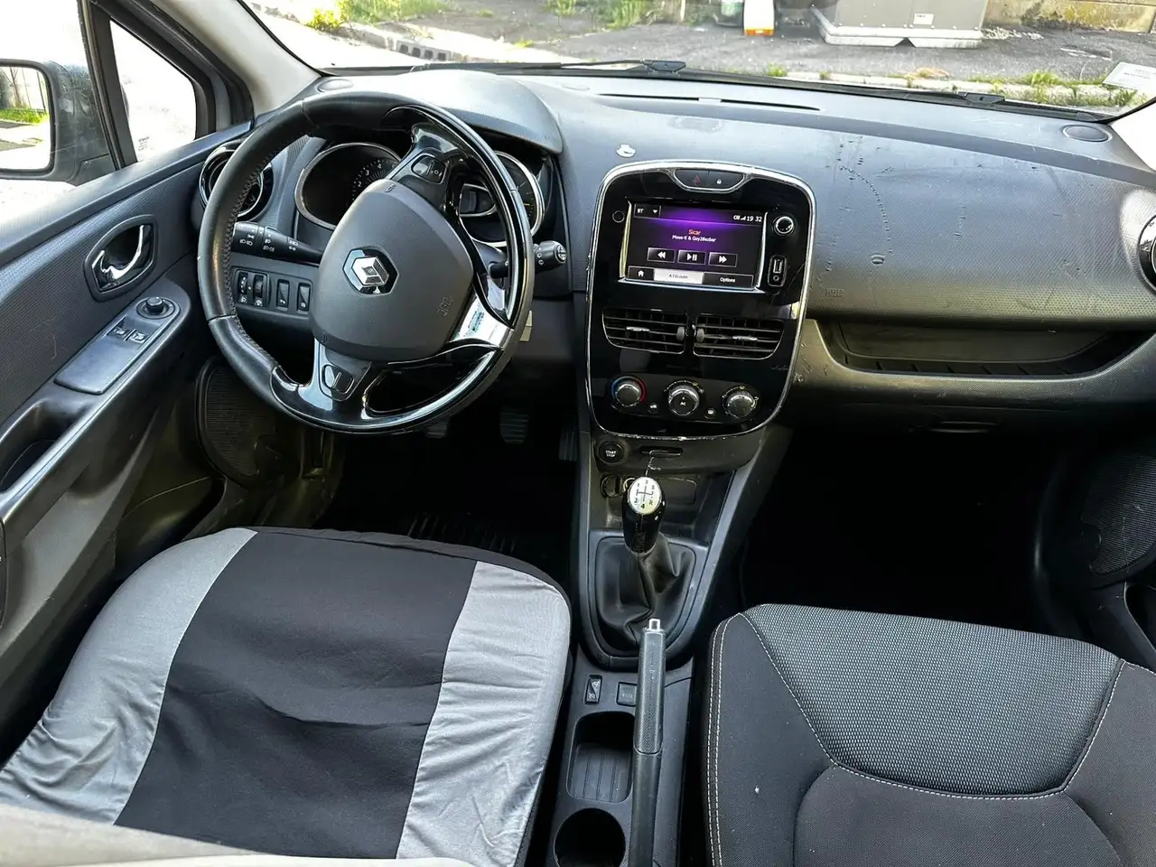 Renault Clio Citadine 3 portes — photo 6