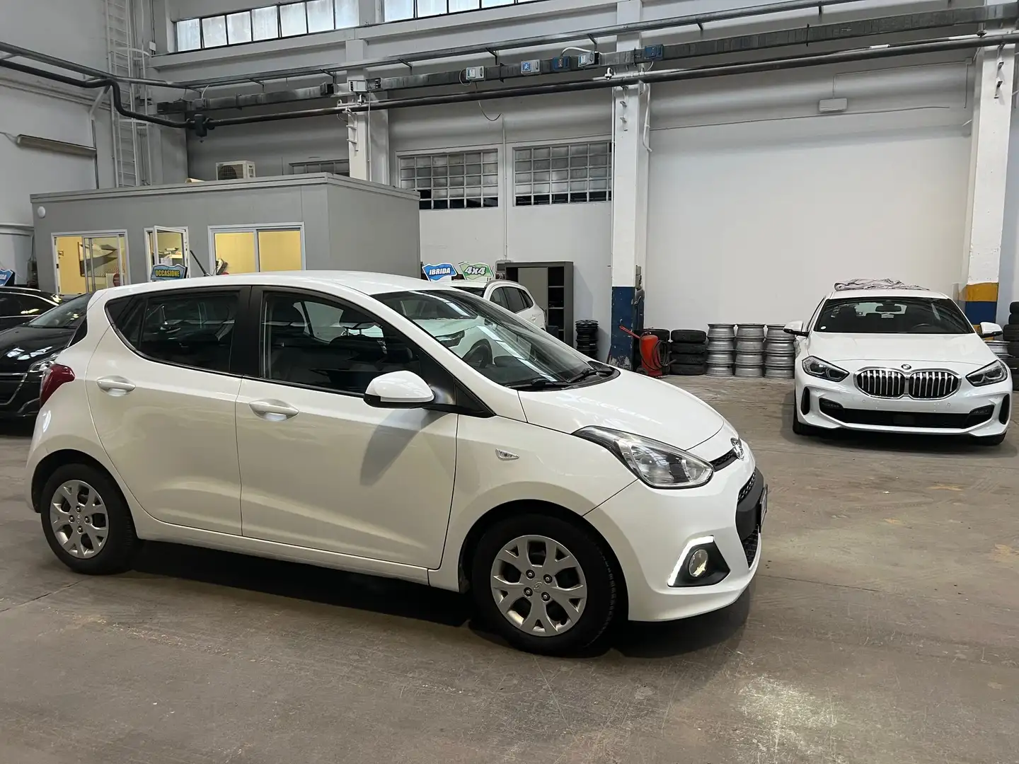 Hyundai i10 II 2014 1.0 Comfort Prezzo reale ok neopatentati Bianco - 2