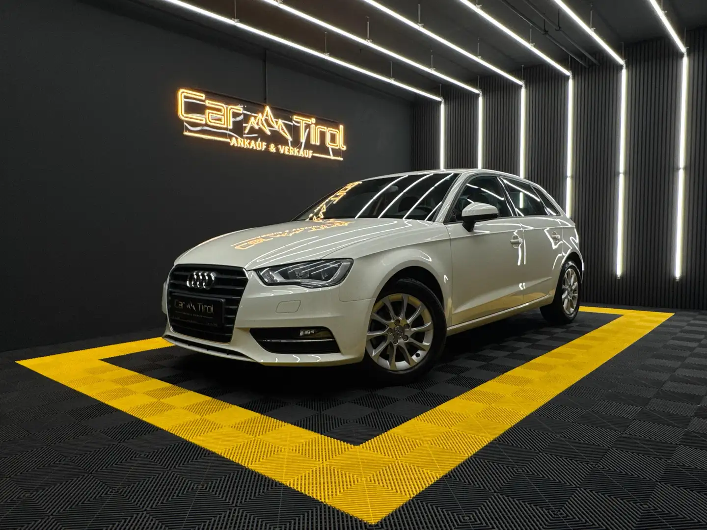 Audi A3 Sportback 1,2 TFSI Blanc - 1