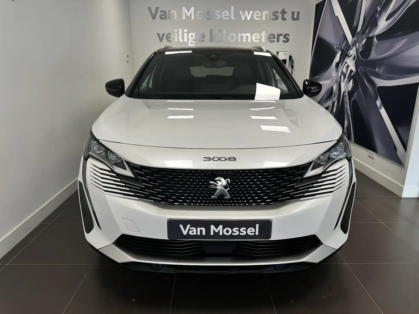 Peugeot 3008 1.6 PureTech GT 180pk | Navigatie | Camera | Alcan Wit - 2