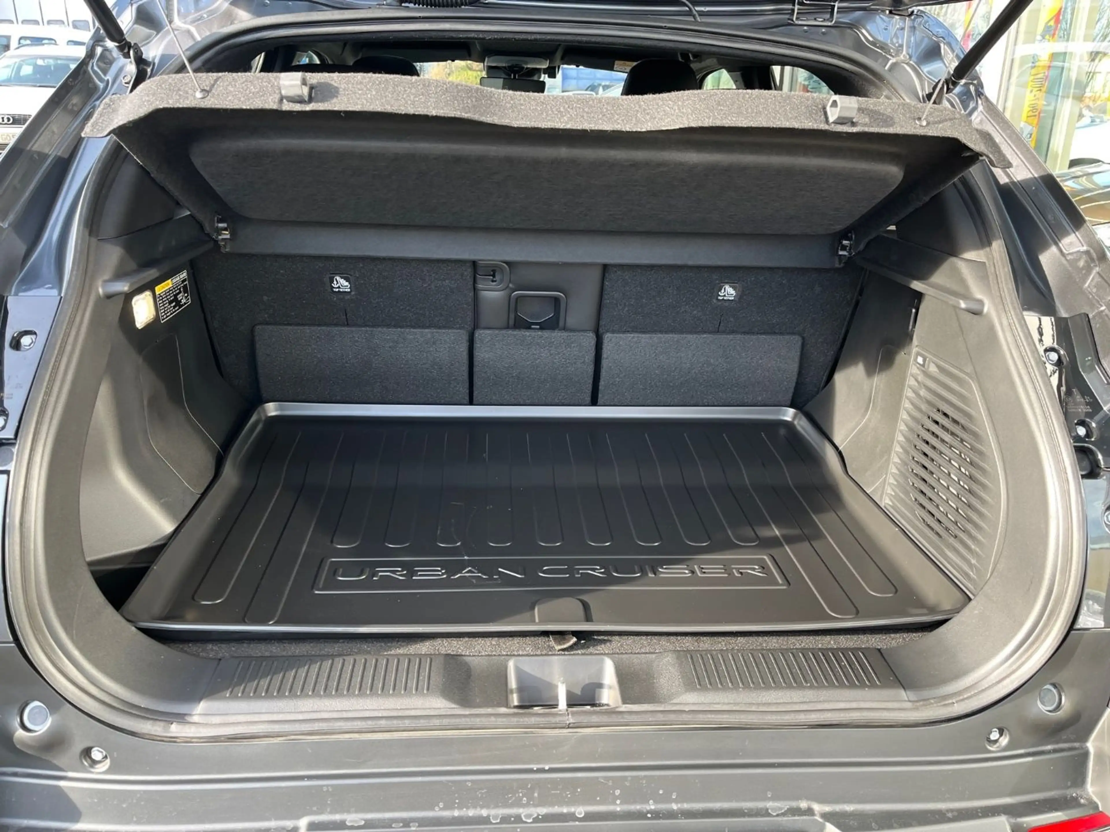 Toyota Urban Cruiser 5-Türer Lounge Lithium 61kW 2WD (1 — photo 12
