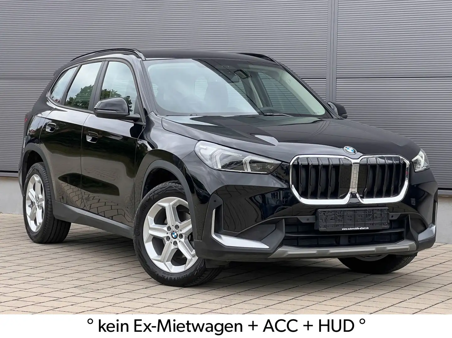 BMW X1 20d xDrive*HUD*DrivAssProf.*360°*Keyless Go* Schwarz - 1