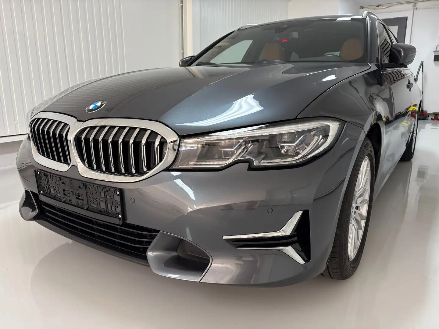BMW 330 d Touring Luxury Line/Laser-Licht/Pano Grau - 1