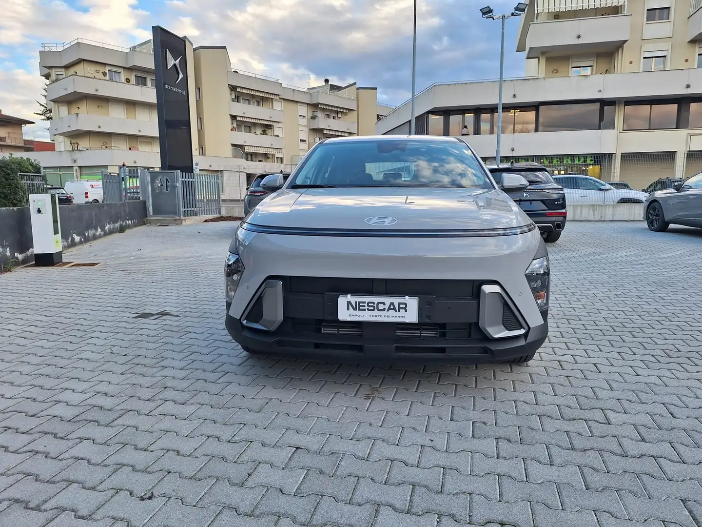 Hyundai KONA 1.0 t-gdi Xtech+ 2wd 120cv Grigio - 2