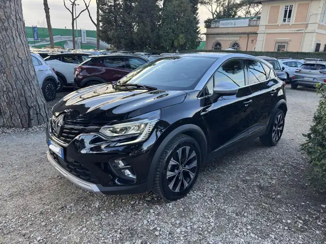 2024 Renault Captur in Black for sale
