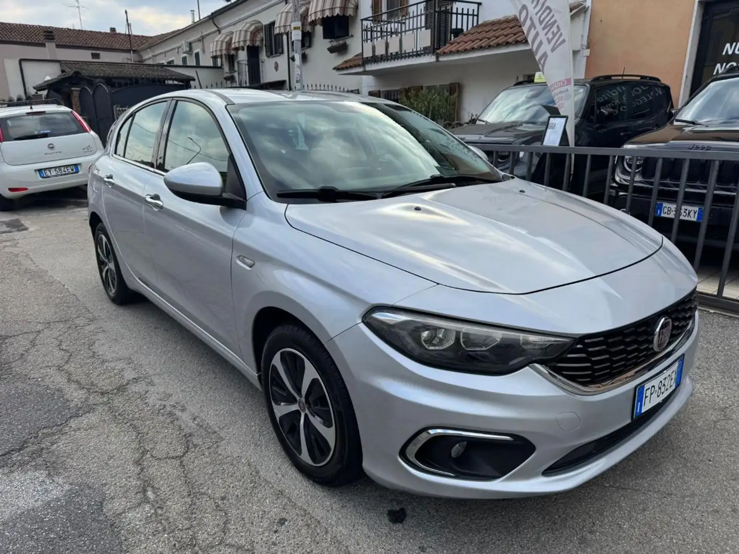 Fiat Tipo 1.6 Mjt S&S 5 porte Lounge Grigio - 2
