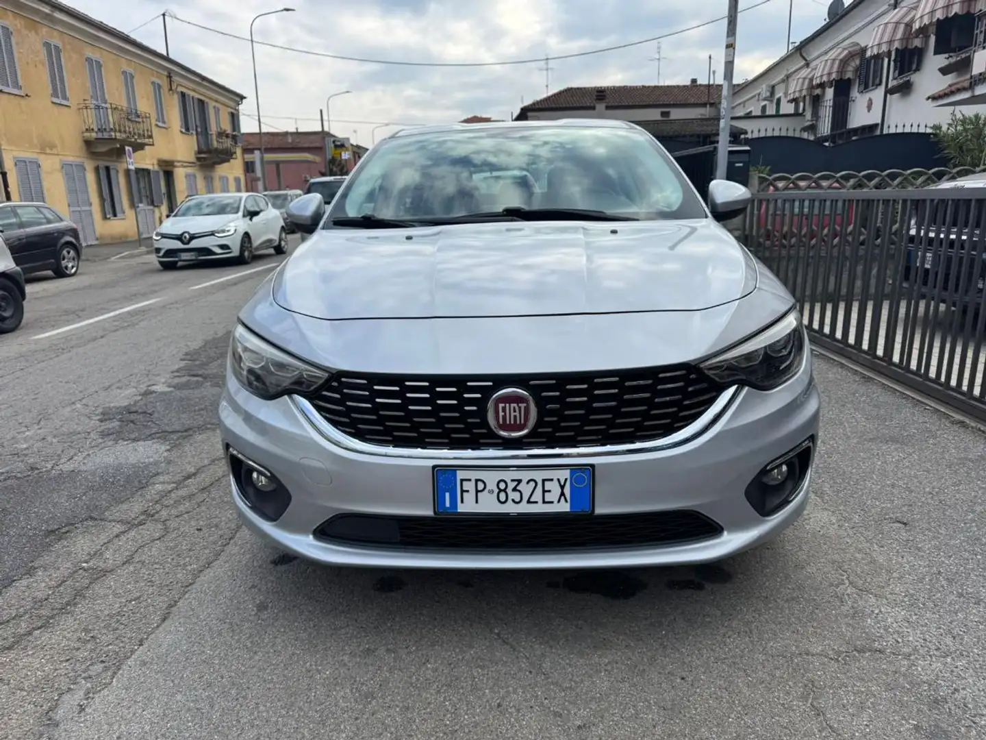 Fiat Tipo 1.6 Mjt S&S 5 porte Lounge Grigio - 1