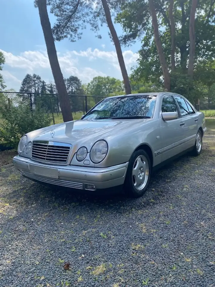Mercedes-Benz E 230 Avantgarde, foto 1