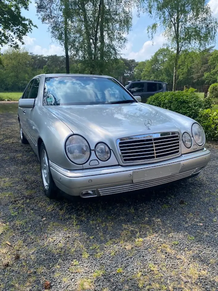 Mercedes-Benz E 230 Avantgarde, foto 3
