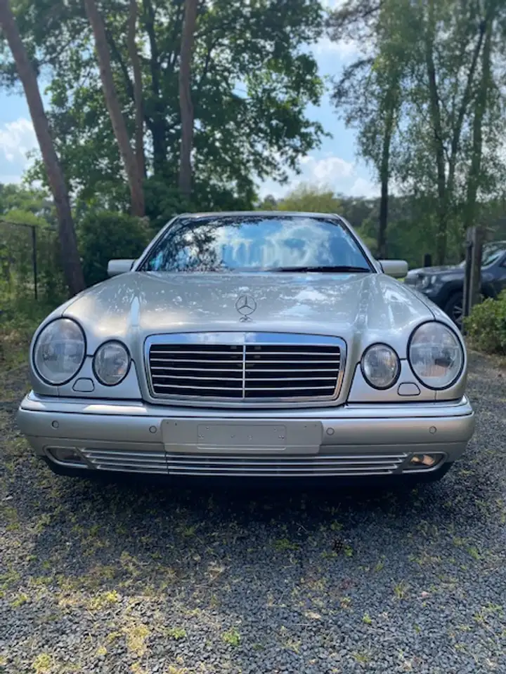 Mercedes-Benz E 230 Avantgarde, foto 2