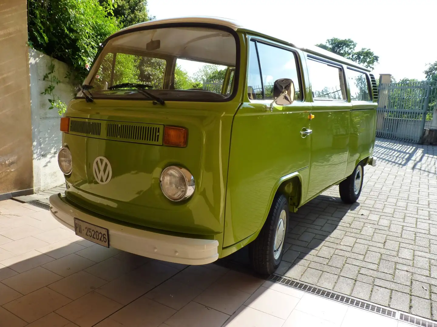 Volkswagen T2 - 1