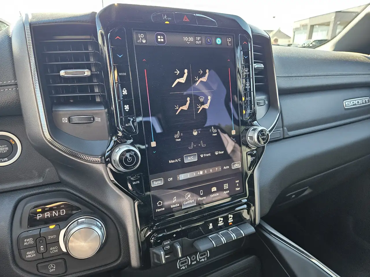 RAM 1500 снимка RAM 1500