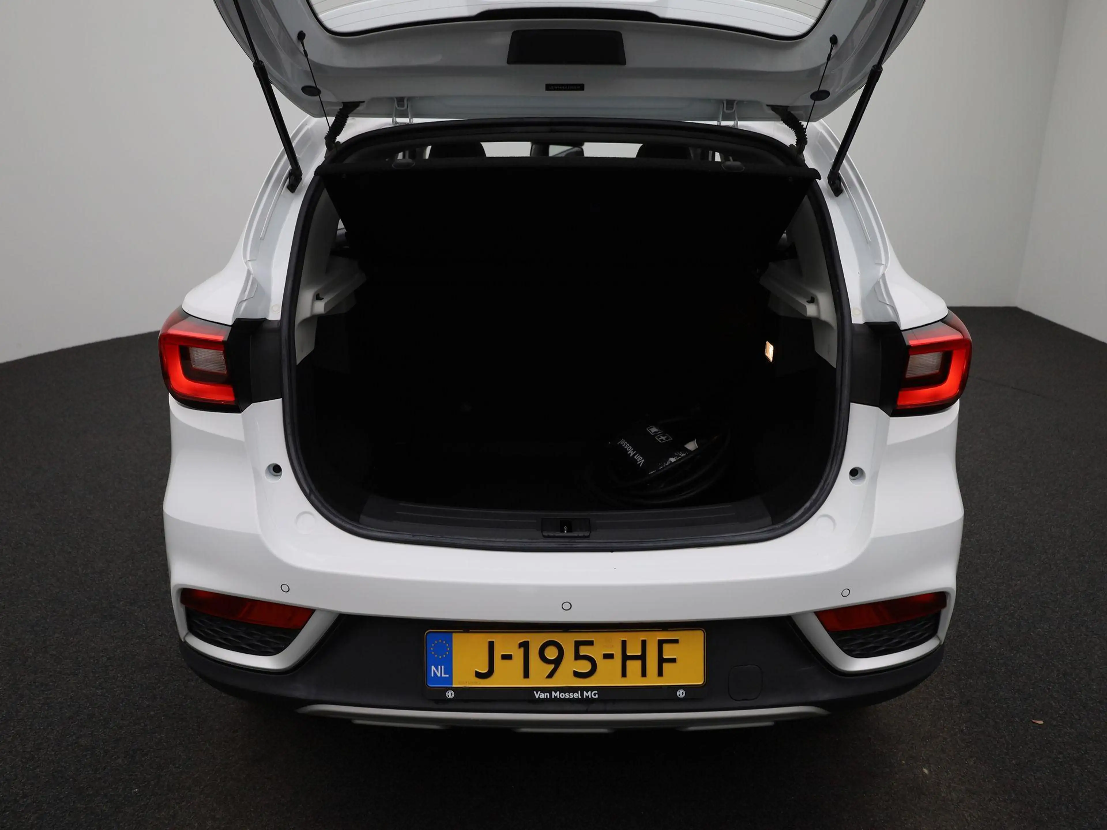 MG ZS EV Luxury 45 kWh — photo 12