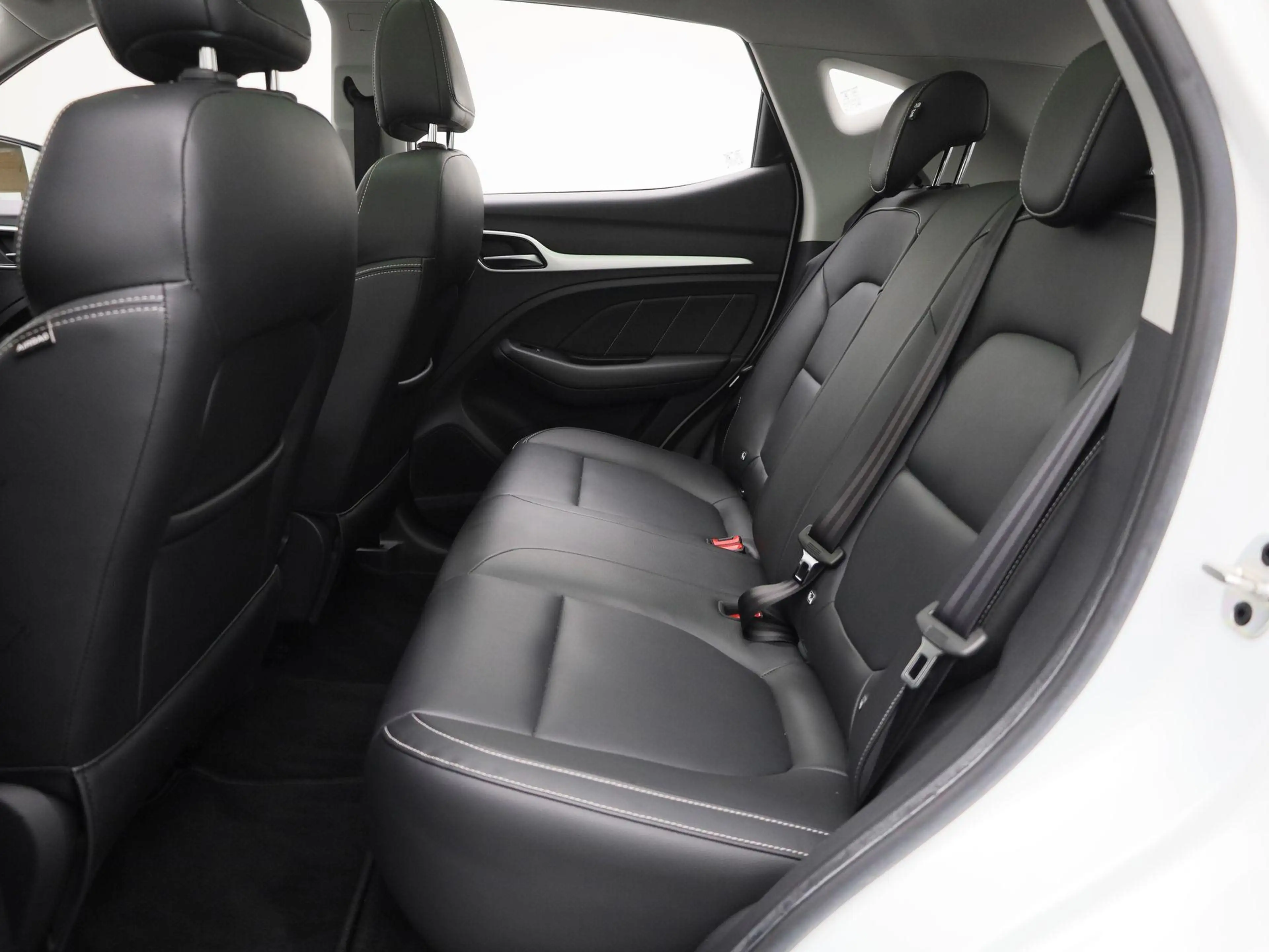 MG ZS EV Luxury 45 kWh — photo 11