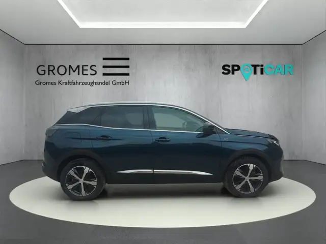 Peugeot 3008 view 2