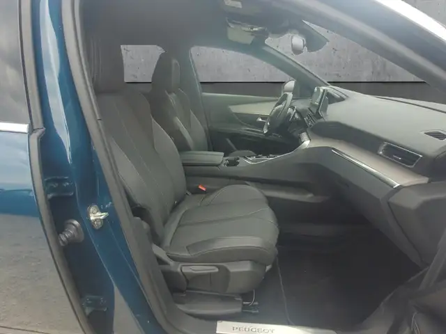 Peugeot 3008 view 13