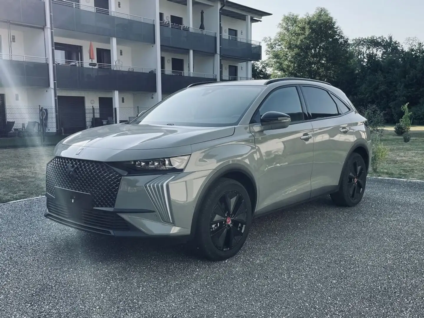 DS Automobiles DS 7 Crossback Performance Line+ *TOP ZUSTAND* Grau - 2