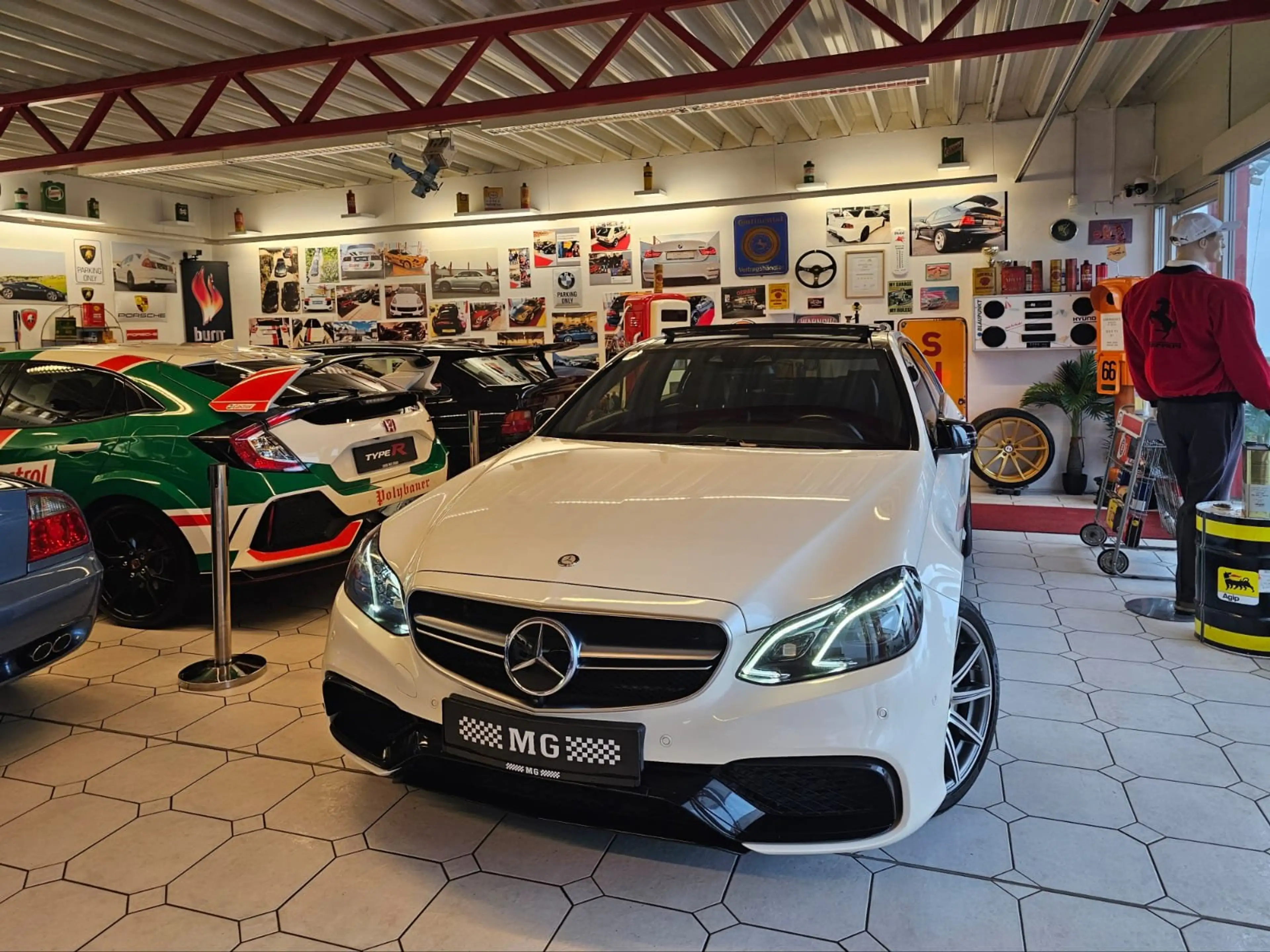Mercedes-Benz E 63 AMG E 63 AMG 4Matic Panorama — photo 2