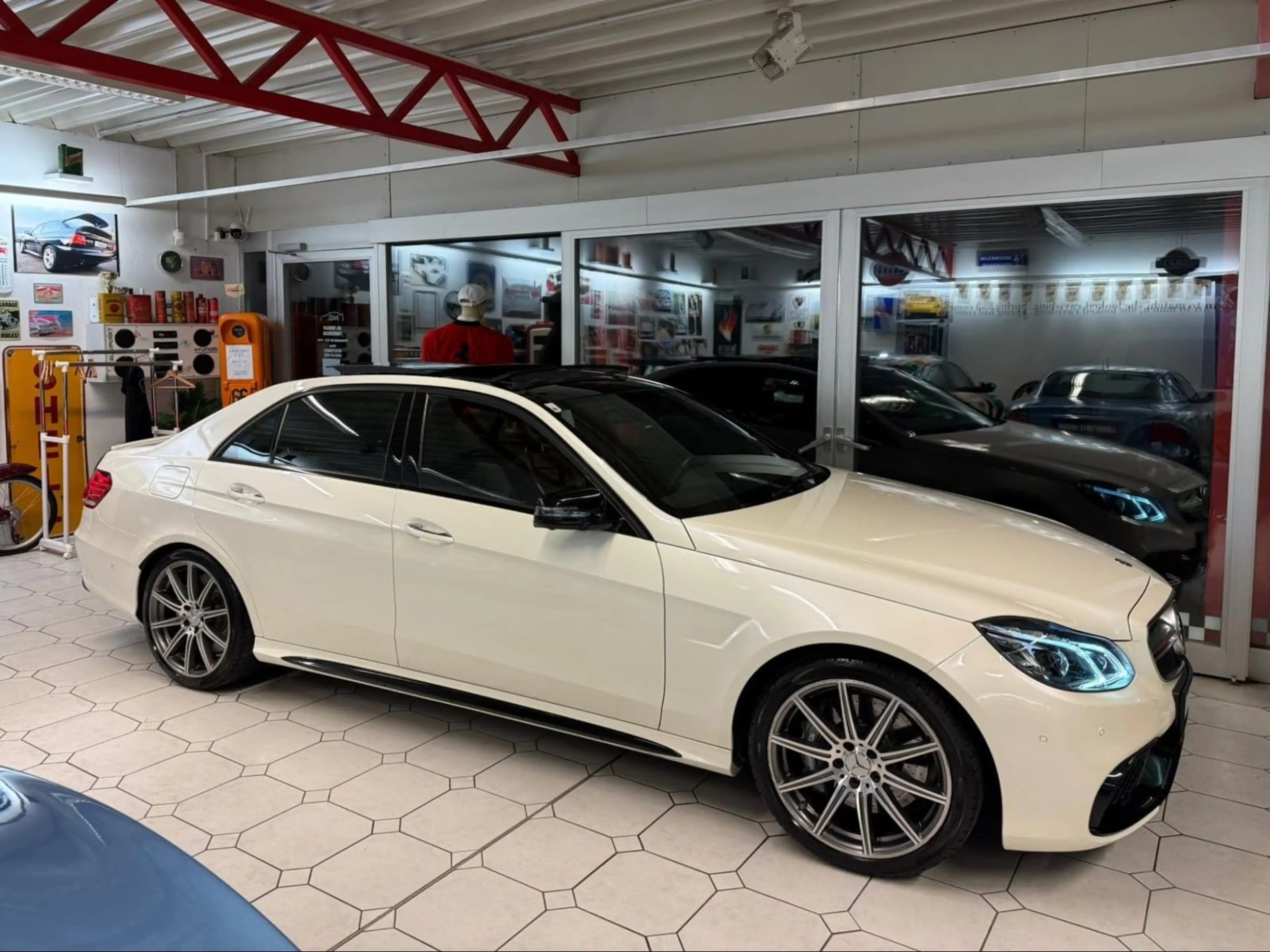 Mercedes-Benz E 63 AMG E 63 AMG 4Matic Panorama — photo 8