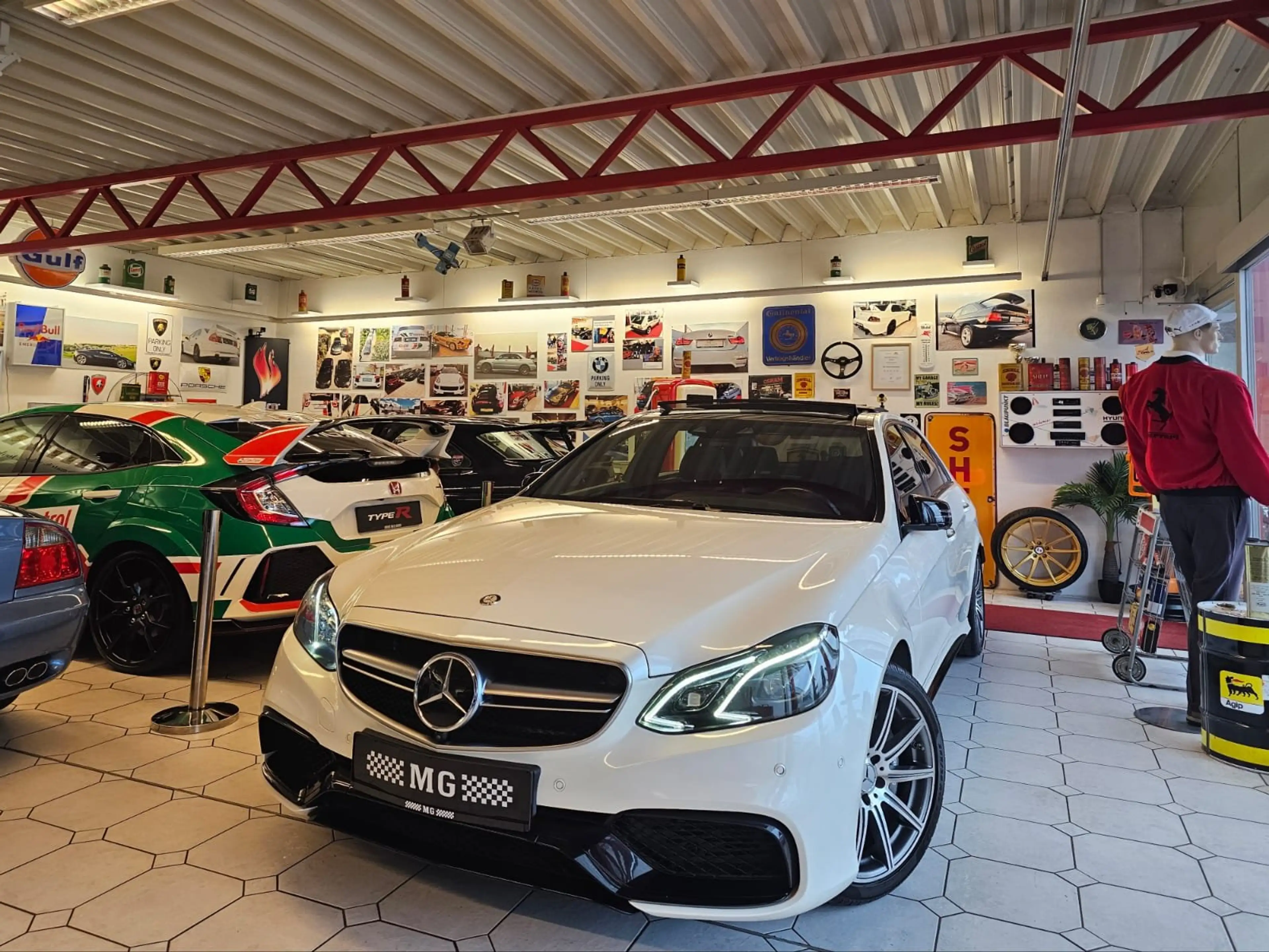 Mercedes-Benz E 63 AMG E 63 AMG 4Matic Panorama — photo 3