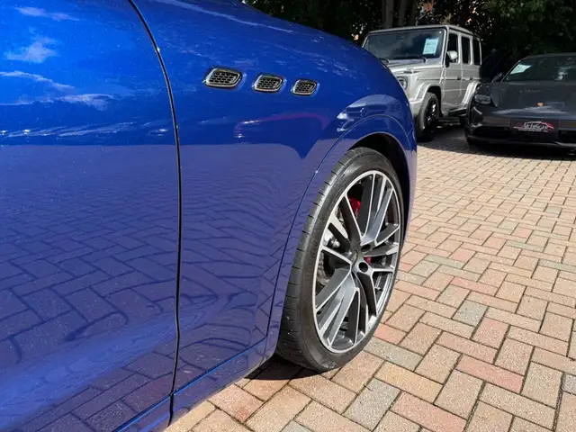 Maserati Levante view 6
