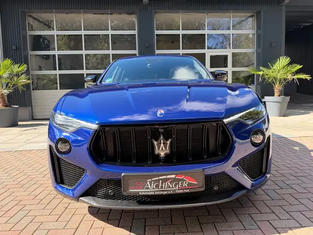 Maserati Levante view 3