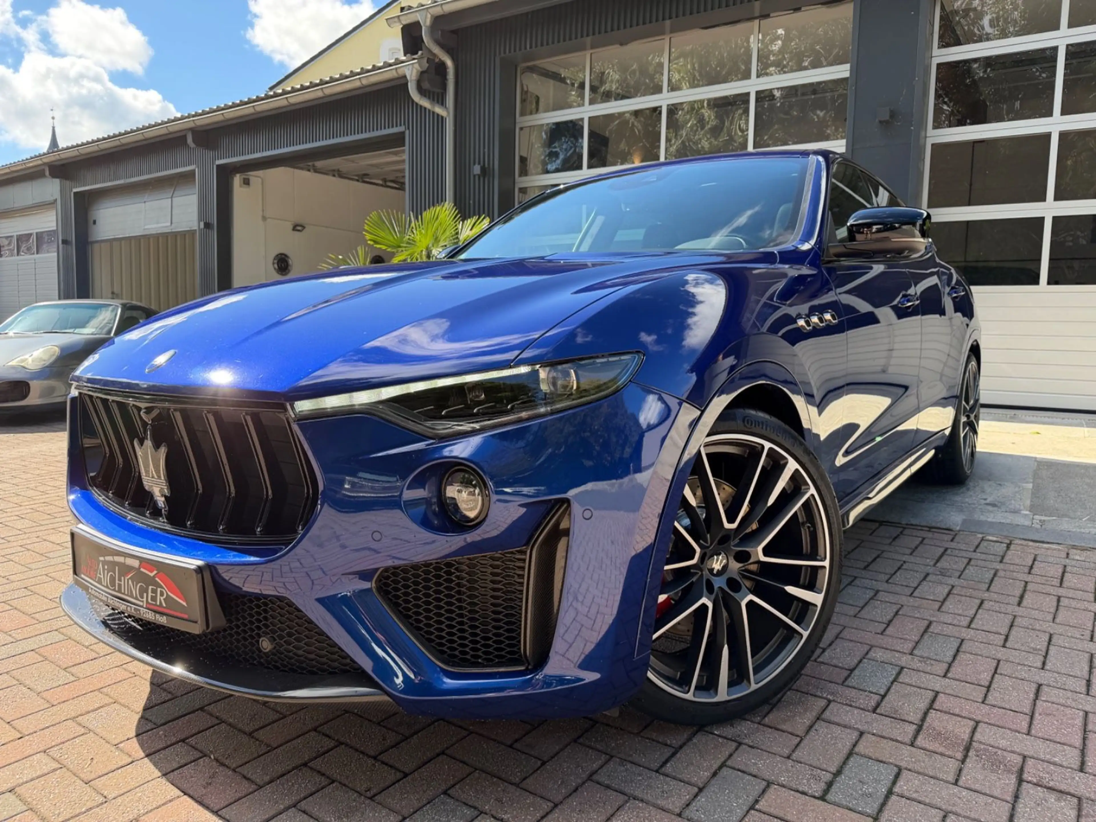 Maserati Levante Trofeo Q4 3.8 V8 Alcantara ACC Sitzheiz.