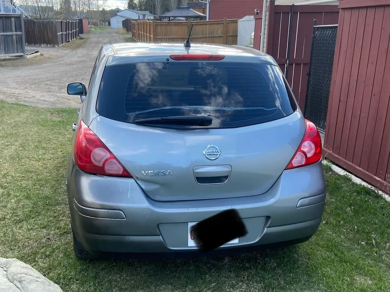 Nissan Versa снимка Nissan Versa