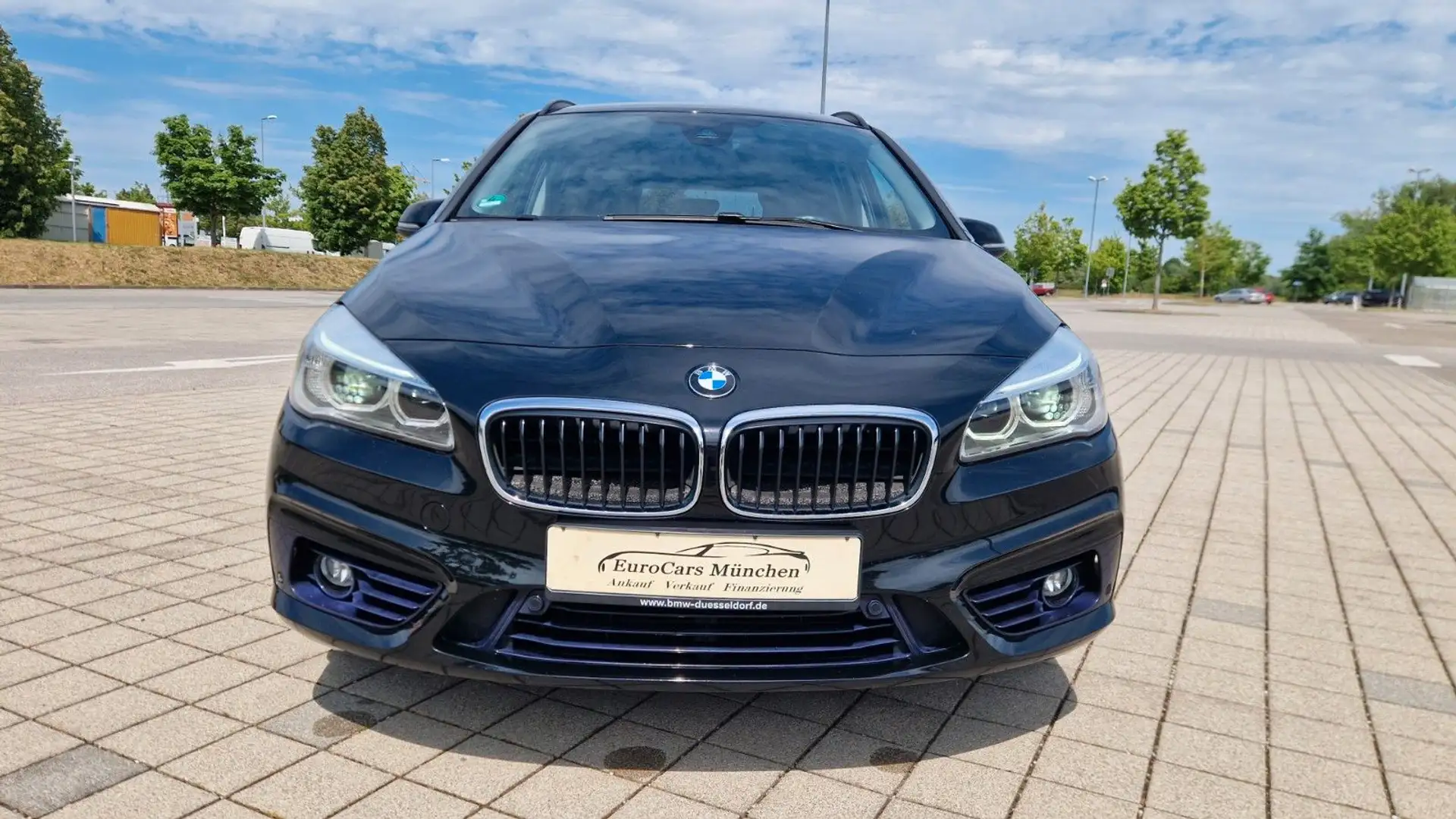 BMW 218 Sport Line ~ AHK ~ LED ~ 1.Hand Schwarz - 2