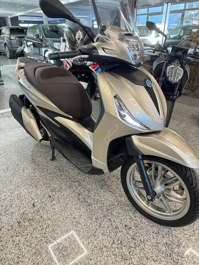 Piaggio Beverly 400 Grau - 1