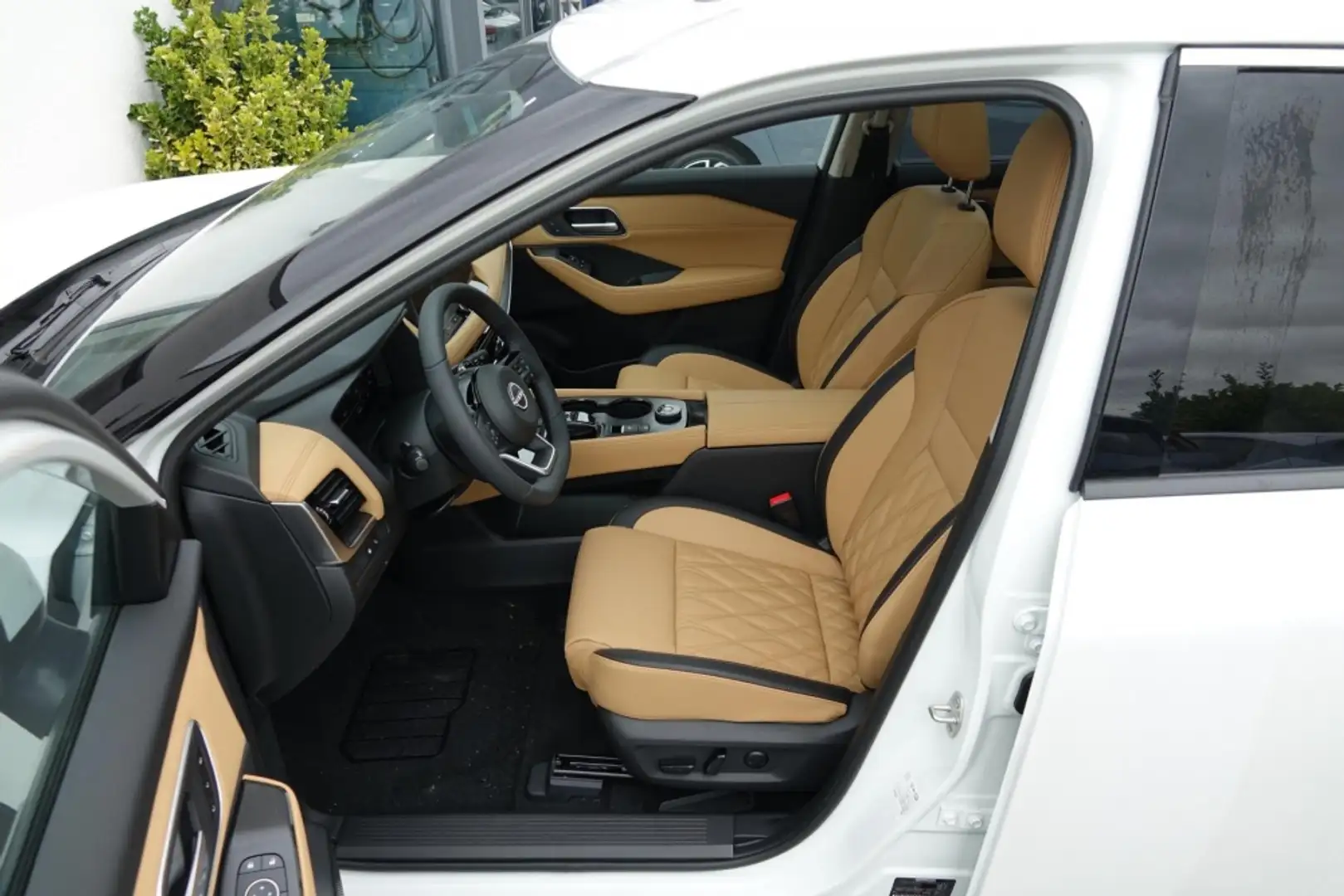 Nissan X-Trail TEKNA+ plus e-POWER e-4ORCE 5Sitz/20Zoll Weiß - 1