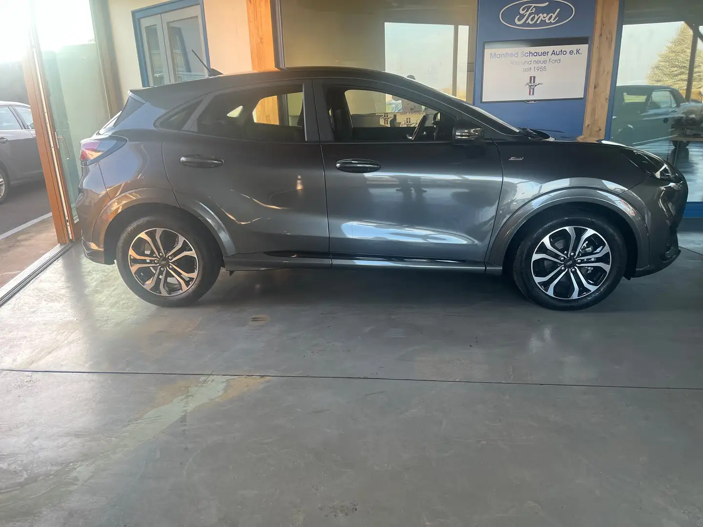 Ford Puma ST-Line Grau - 2