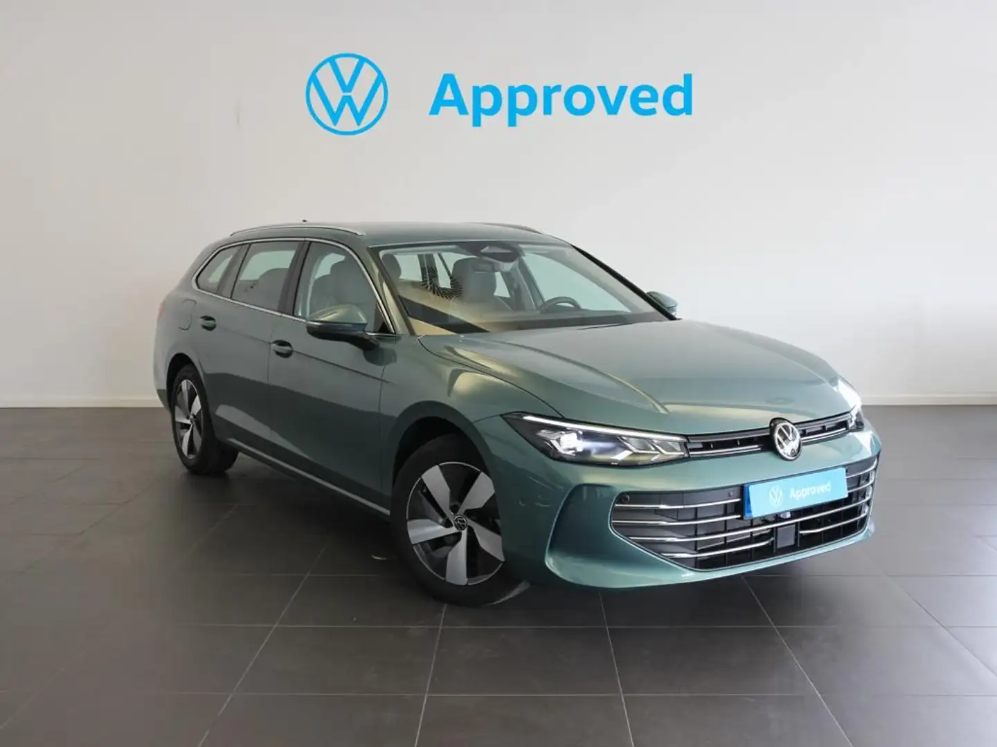 Volkswagen Passat 1.5 eTSI Business DSG7 110kW Verde - 1