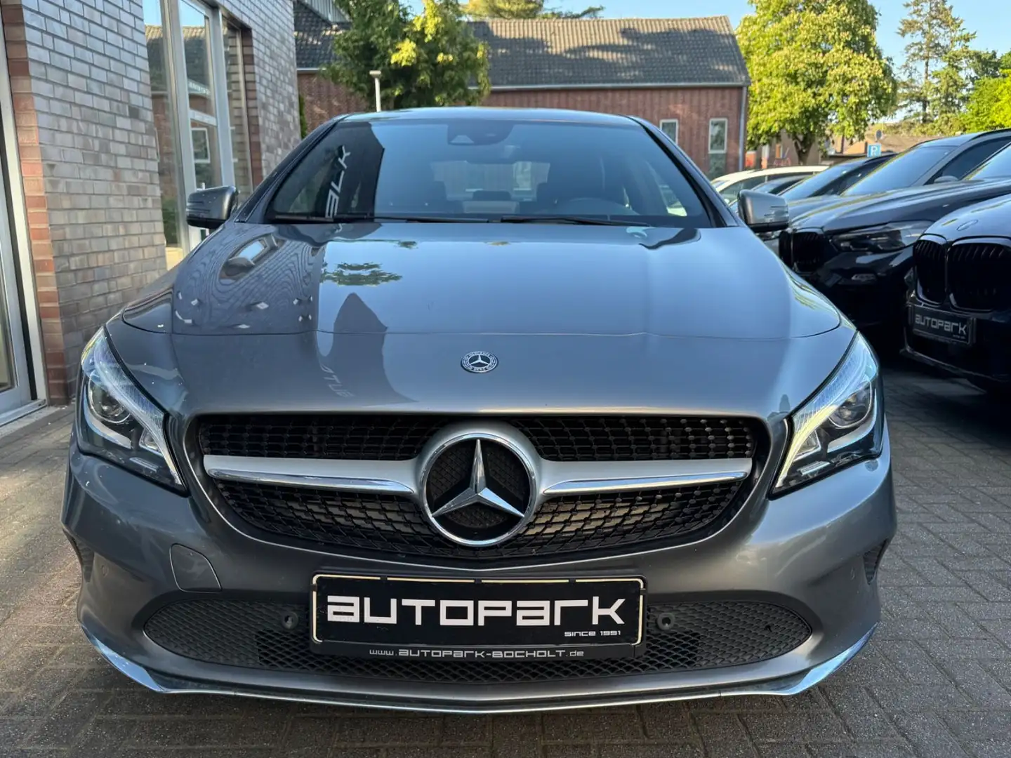 Mercedes-Benz CLA 220 d CDI Coupe Urban Tempo Adapt.LED LEDER Šedá - 2