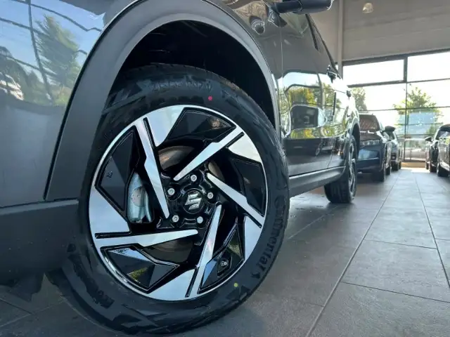 Suzuki Vitara view 9