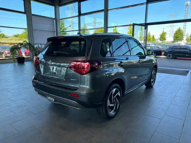 Suzuki Vitara view 5